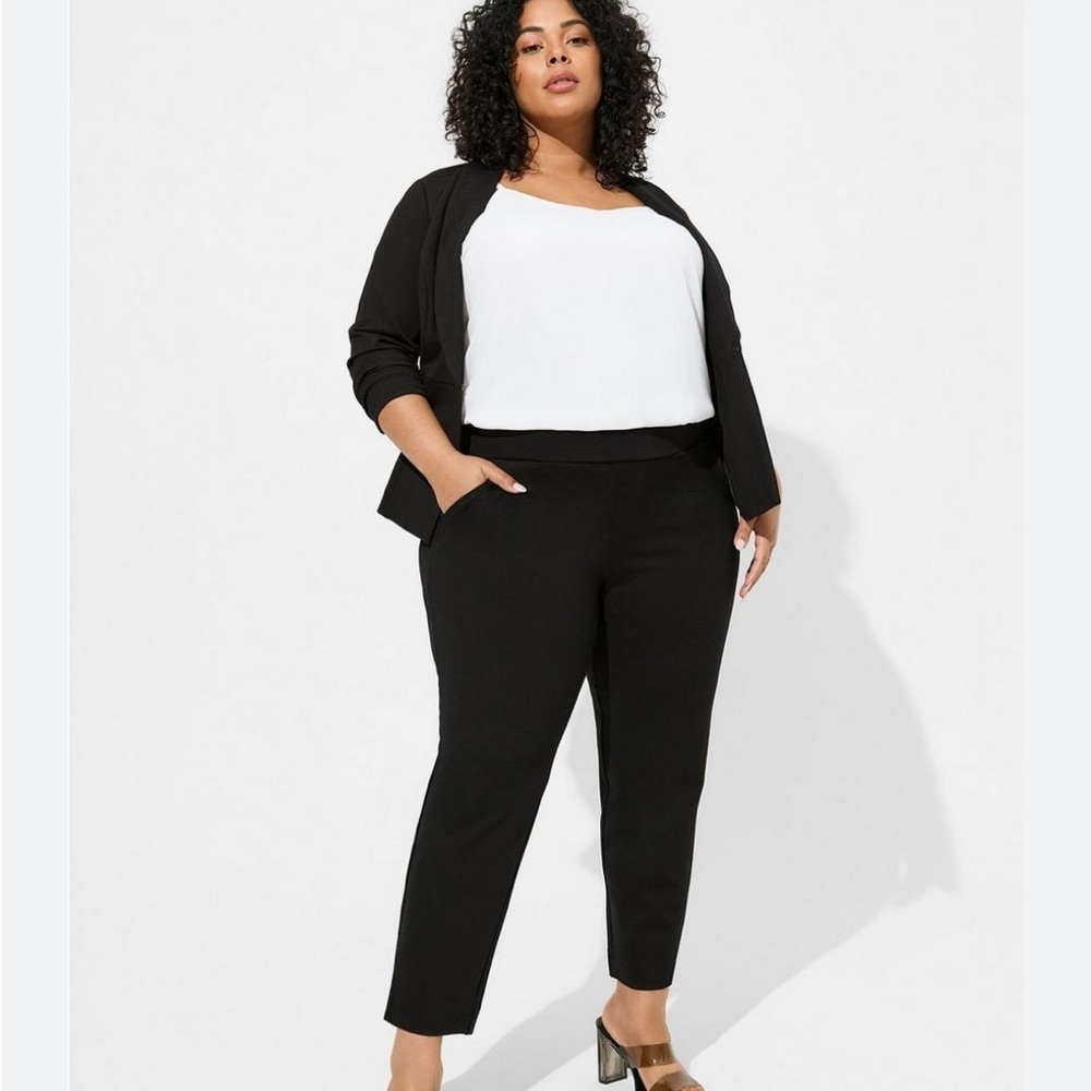 NWT studio by TORRID high rise relaxed trouser classic millennium stretch sz18XS